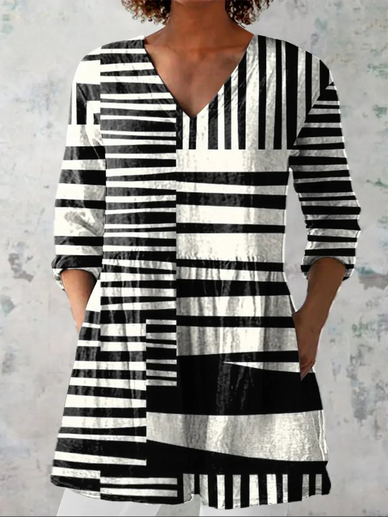 Abstract Strip Pattern Printed Women's Casual V-Neck Shirt