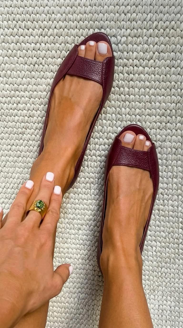 Adelina sandal in Burgundy